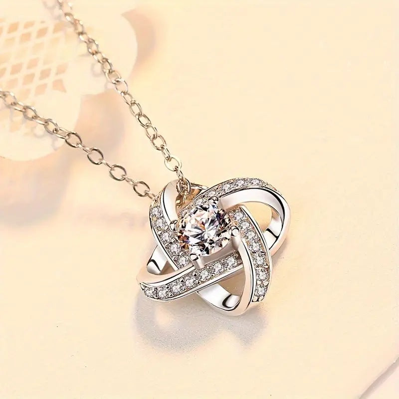 Fashion Minimalist Four-Leaf Clover Heart Pendant Necklace