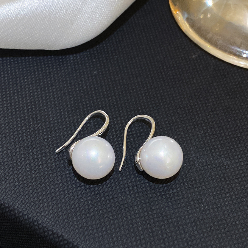 Elegant Pearl Earrings Light Luxury and High-End Feel