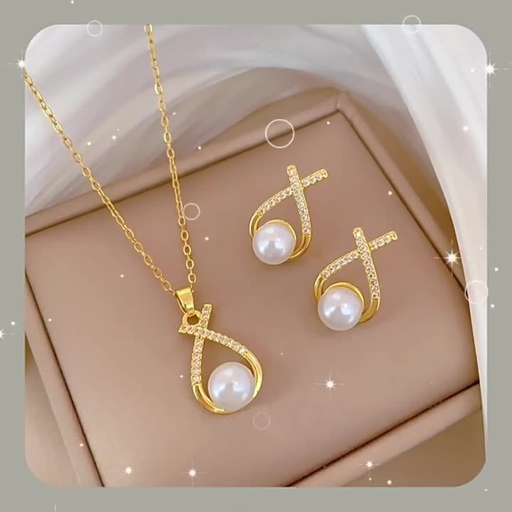 Elegant Pearl Necklace and Earrings Set