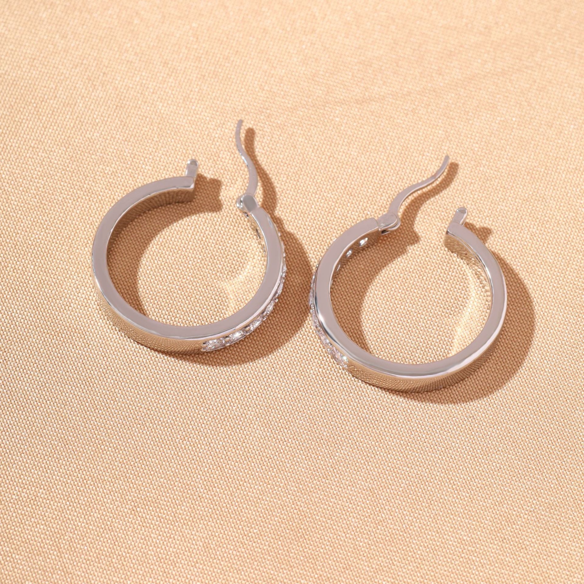 Zircon minimalist earrings