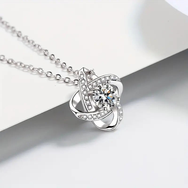 Fashion Minimalist Four-Leaf Clover Heart Pendant Necklace