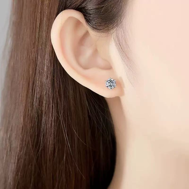 Classic Six-Claw Zircon Earrings
