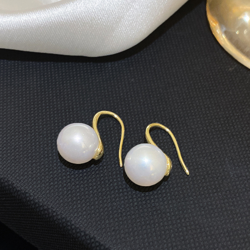 Elegant Pearl Earrings Light Luxury and High-End Feel