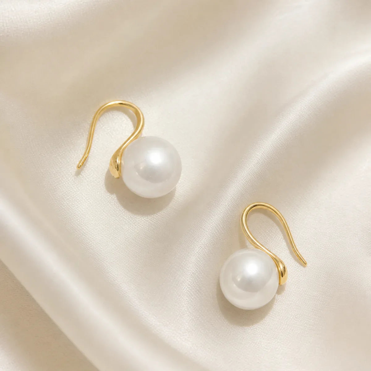 Elegant Pearl Earrings Light Luxury and High-End Feel